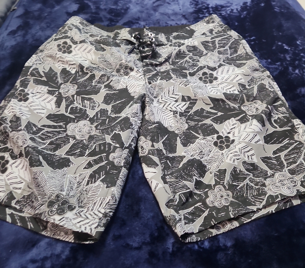 Lands' End Black and White Floral Men's Swim Trunks
